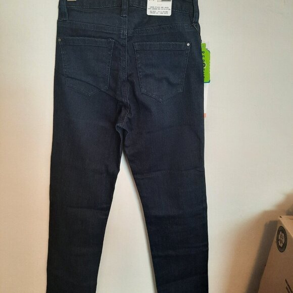 NWT. Santana. Size 2 classic fit with tummycontrol mid-rise straight leg jeans. - Picture 3 of 3